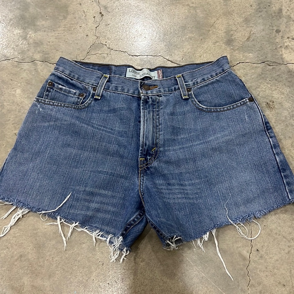 Levi’s cut off shorts